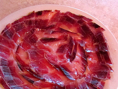 Jamón Ibérico Puro de Bellota Cinco Jotas 5J sin Hueso Plato Corte 2