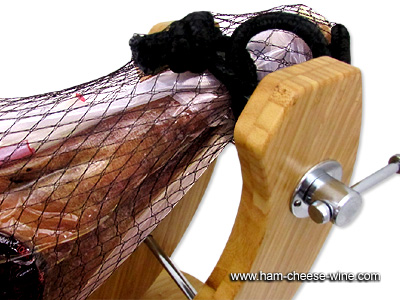 Iberico Shoulder Bellota Ham Fermín - Professional Ham Carving Kit Details 3